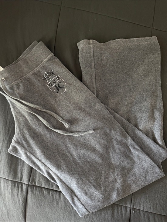 Juicy Couture Pants - Juicy Couture Gray Rhinestone Crest Sweatpants